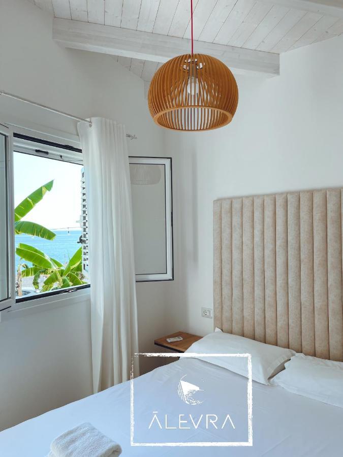 Alevra Hotel Dhërmi Екстериор снимка