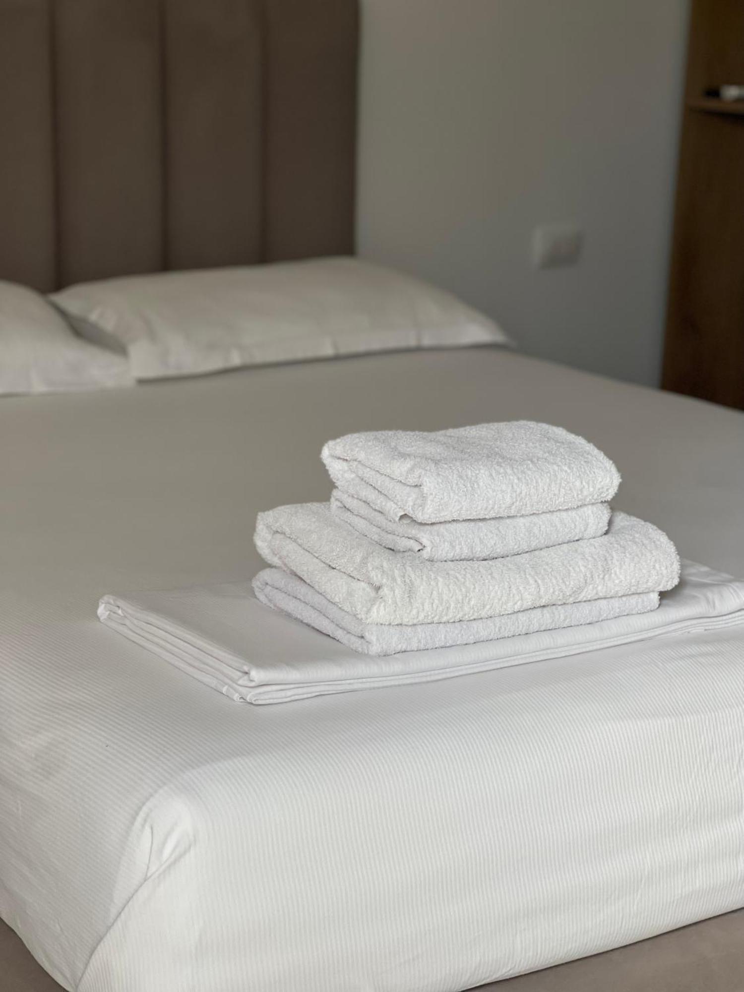 Alevra Hotel Dhërmi Екстериор снимка